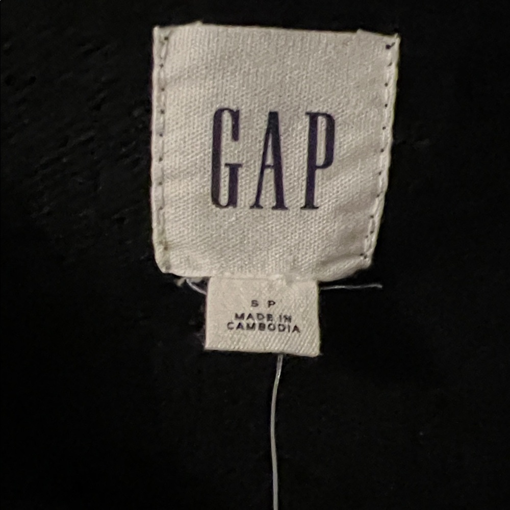 NWT GAP Men's Black collared Sweater - Picture 2 of 4